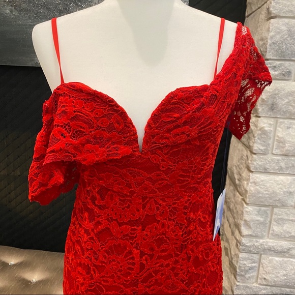 Majorelle Red Gown - Picture 5 of 5